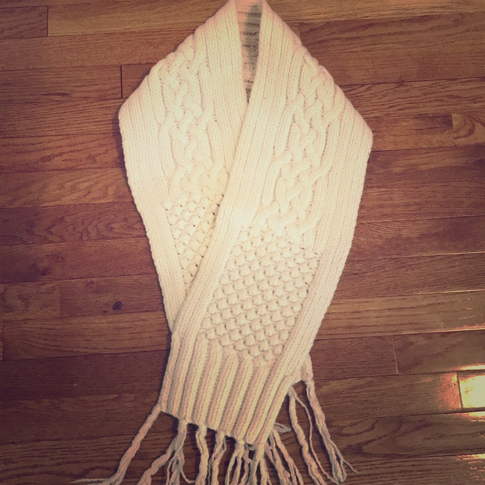 Banana Republic ivory knit scarf